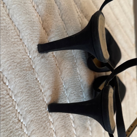 Saint Laurent Vintage Black and Heels - Picture 6 of 8